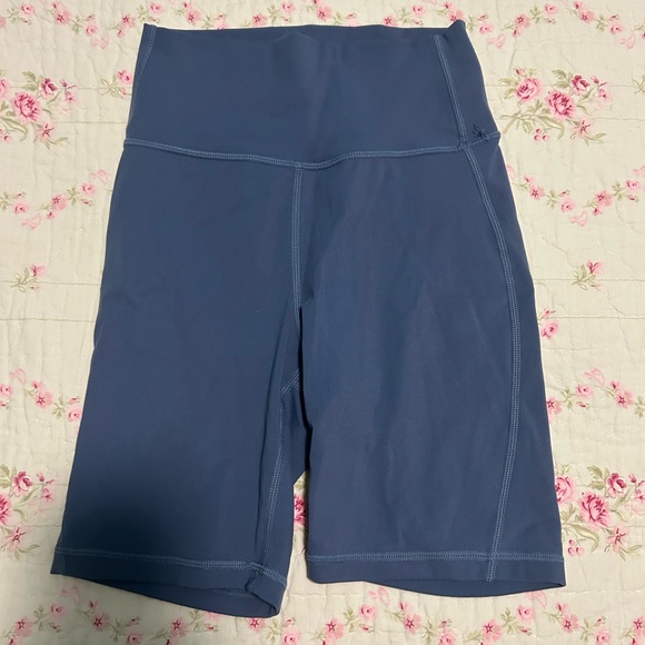 Acta Pants - ACTA blue women’s athletic shorts size small